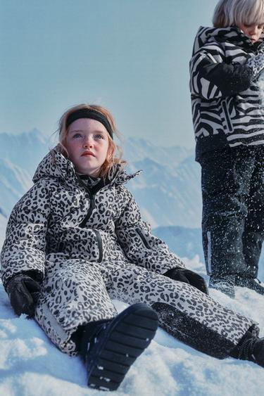 Zara {名称} - {颜色}