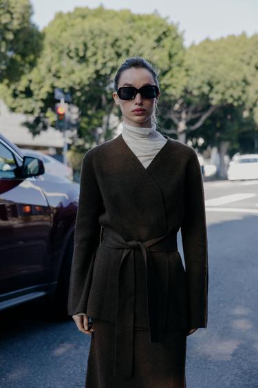 Zara {名称} - {颜色}