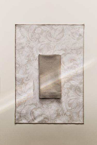 PAISLEY PRINT RESIN-COATED PLACEMAT - Light beige by Zara