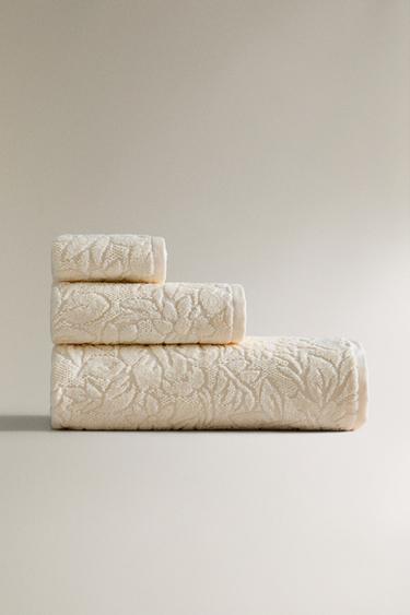 FLORAL JACQUARD BATH TOWEL - Yellow by Zara - Image 0