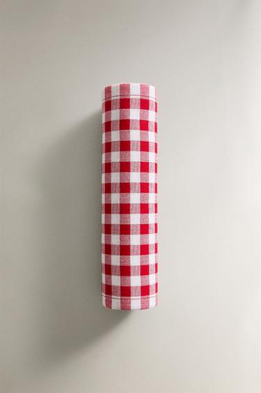 ROLL PACK OF GINGHAM CHECK COTTON NAPKINS (PACK OF 20) - Red / White by Zara