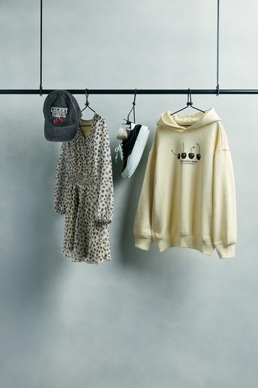 Zara {名称} - {颜色}