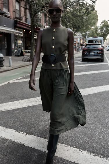 Zara {名称} - {颜色}