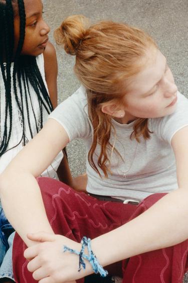 Zara {名称} - {颜色}