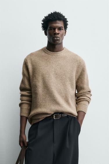 REGULAR FIT WAFFLE-KNIT JUMPER - Dark beige by Zara