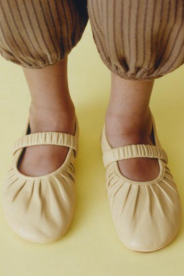 LEATHER BALLET FLATS - Yellow by Zara