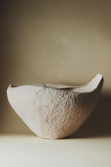 PAPIER-MÂCHÉ VASE - Ecru by Zara