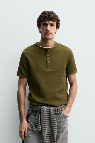 TEXTURED HENLEY COLLAR T-SHIRT - Khaki by Zara