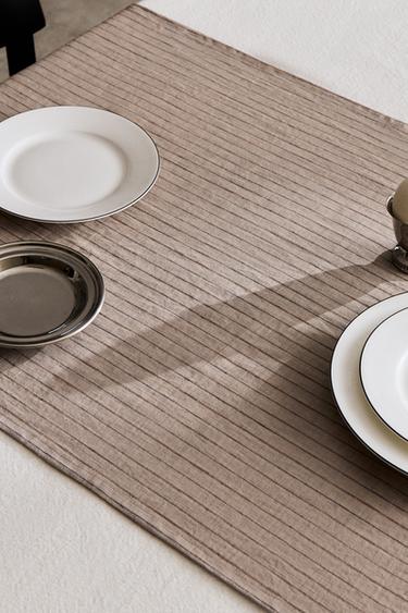 STRIPED LINEN TABLE RUNNER - Mid-ecru by Zara