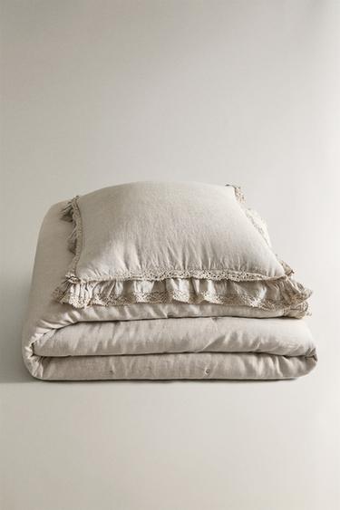 LINEN QUILT WITH LACE TRIM - Light beige by Zara