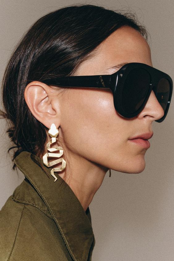 METAL SNAKESKIN PRINT EARRINGS - Golden by Zara - Image 0
