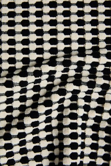 TEXTURED WAFFLE BATH MAT - Black by Zara