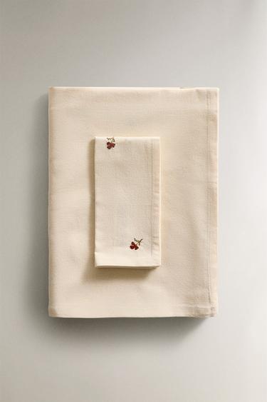 Zara {名称} - {颜色}