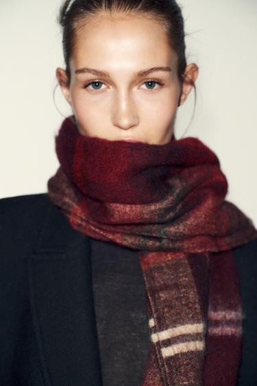 JACQUARD CHECK SCARF - GARNET by Zara