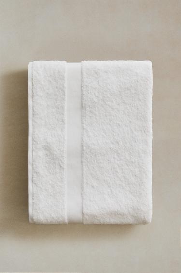 PREMIUM COTTON BATH TOWEL (600 GXM²) - White by Zara