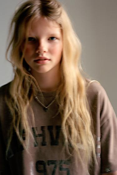 Zara {名称} - {颜色}