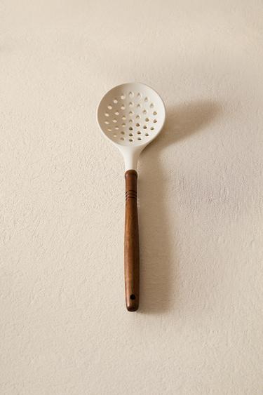 SILICONE AND WOOD SLOTTED SPOON - Cream by Zara