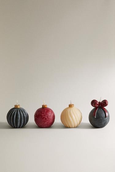 PACK OF GINGERBREAD SCENTED BAUBLE CANDLES (PACK OF 4) - Red by Zara