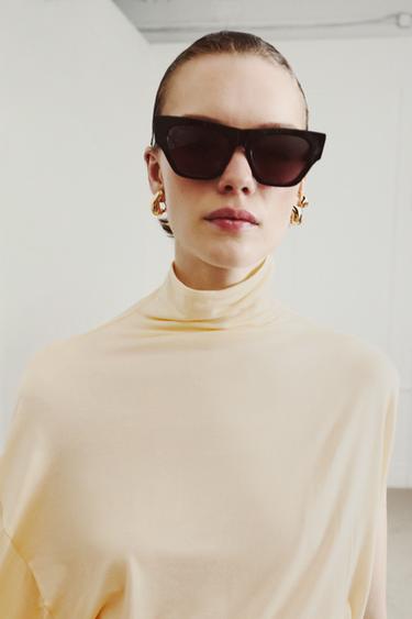 Zara {名称} - {颜色}