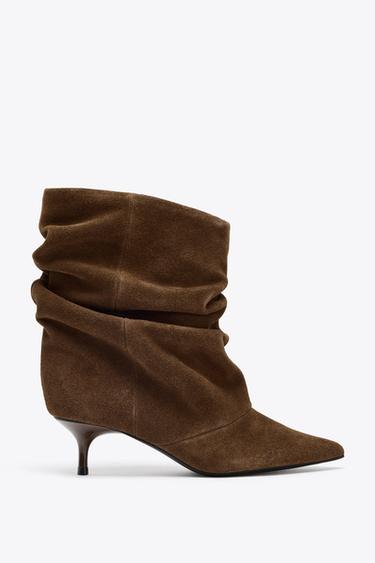RUFFLED SPLIT SUEDE ANKLE BOOTS - Dark tan by Zara