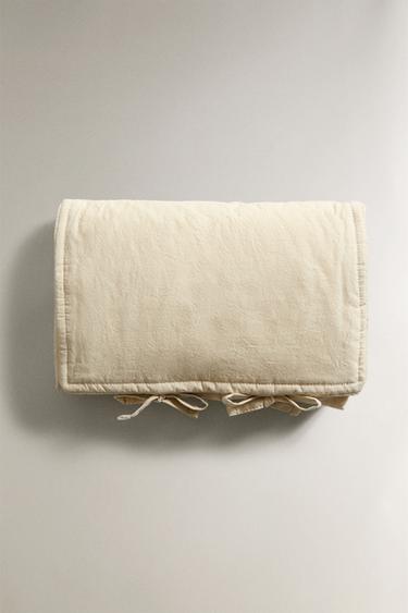 CHILDREN'S FLORAL CHANGING MAT - Butter by Zara