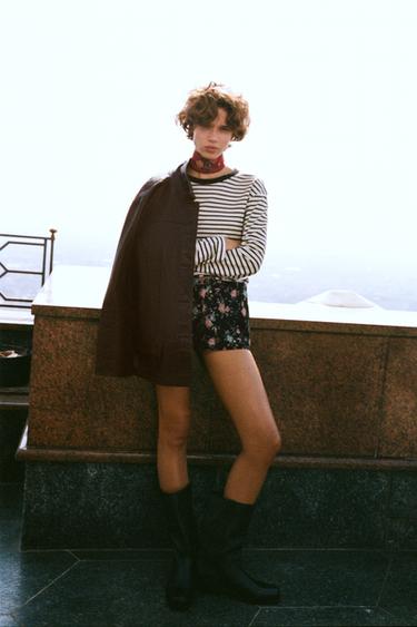 FLORAL JACQUARD MINI SHORTS - Black by Zara