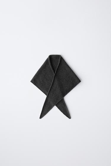 CASHMERE TRIANGULAR SCARF - Anthracite grey by Zara