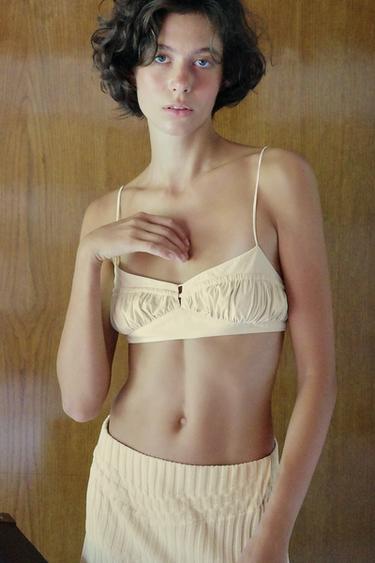 Zara {名称} - {颜色}
