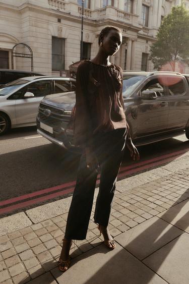 FLOWING RUFFLED BLOUSE - Chocolate by Zara