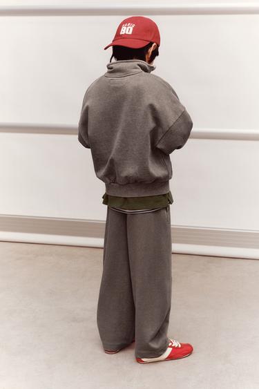 PLUSH SWEATSHIRT WITH SLOGAN - Taupe grey by Zara