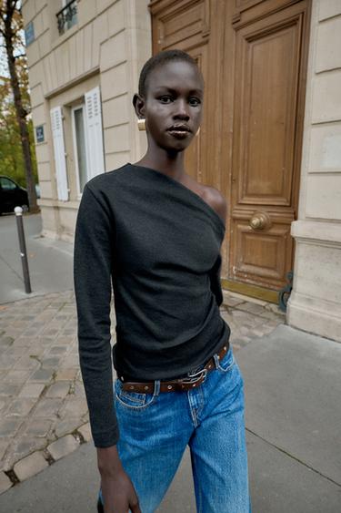 Zara {名称} - {颜色}