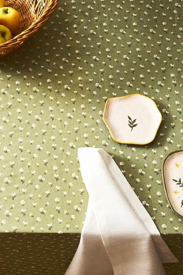 COTTON DAISY TABLECLOTH - Green by Zara