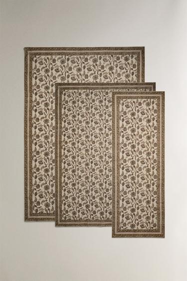 FLORAL PRINT RUG - Pink by Zara