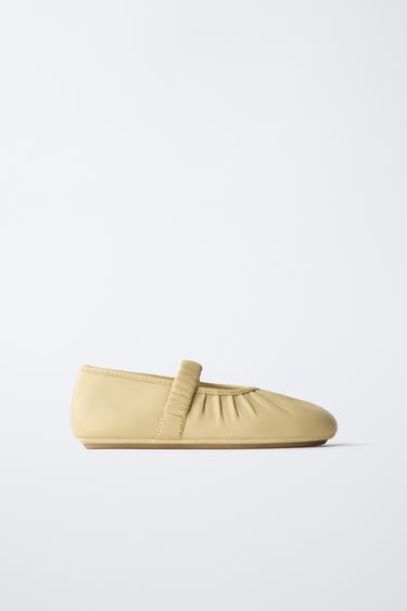 Zara {名称} - {颜色}