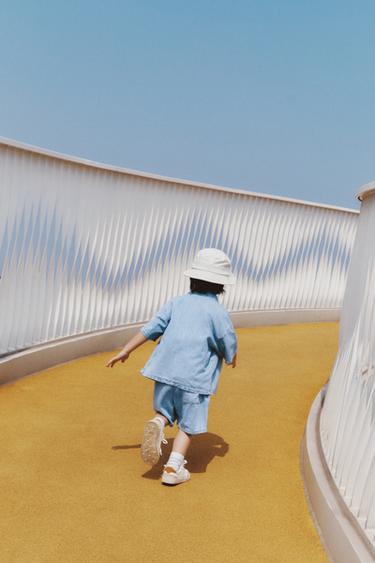 DENIM BERMUDA SHORTS WITH BUTTONS - Light blue by Zara