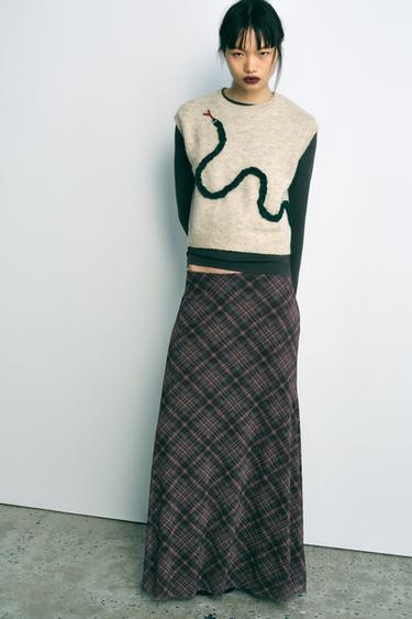 TEXTURED KNIT SWEATER VEST - Ecru / Black by Zara