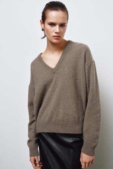 CASHMERE AND WOOL V-NECK JUMPER - Brown / Taupe by Zara