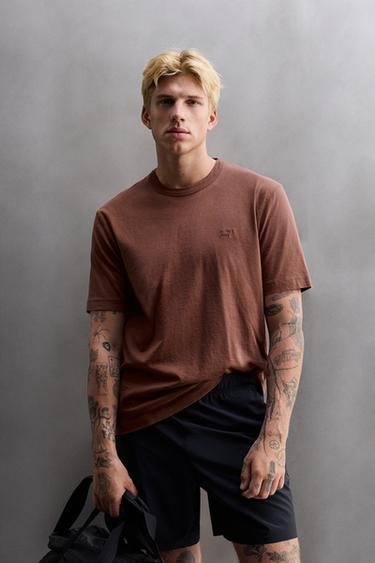 HEAVYWEIGHT EMBROIDERED T-SHIRT - Dark red by Zara