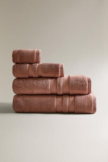 EXTRA SOFT DOUBLE BORDER BATH TOWEL - Pink by Zara