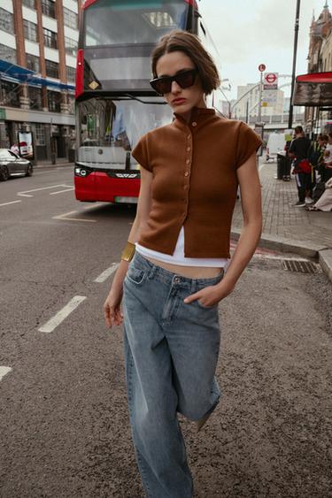 BUTTONED KNIT TOP - Brown by Zara