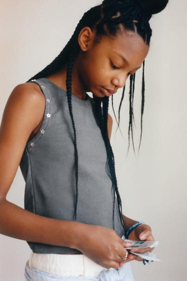 Zara {名称} - {颜色}