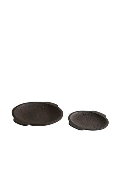 TEXTURED METAL TRAY - Brown by Zara