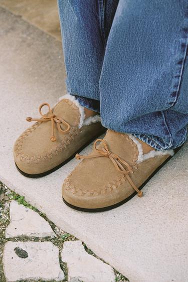 LEATHER SHEARLING EFFECT CLOGS - Sand Brown by Zara