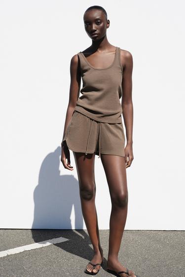 Zara {名称} - {颜色}