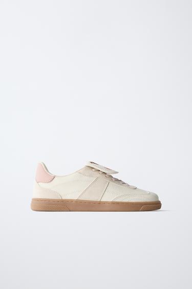 SNEAKERS WITH PATCH FLAP - White by Zara