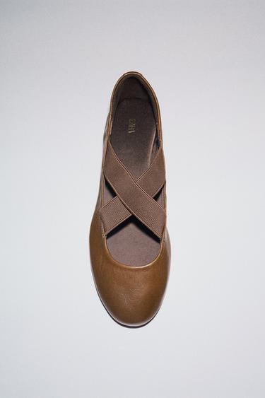 LEATHER BALLERINA SHOES WITH ELASTICATED CROSSOVER STRAPS - Chocolate Brown by Zara