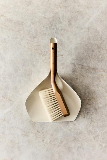 DUSTPAN AND BRUSH SET - White by Zara