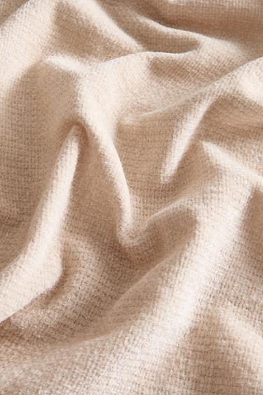 CHENILLE THROW - Light beige by Zara