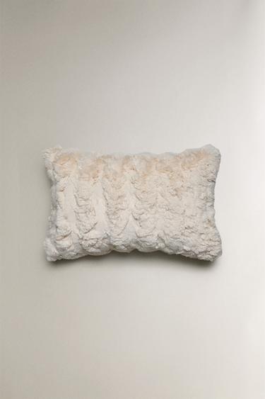 FAUX FUR CUSHION COVER - Ecru by Zara