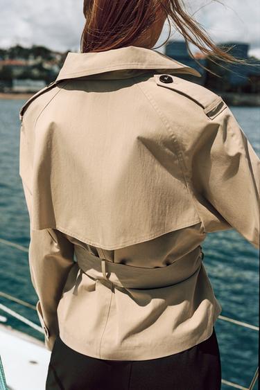 SHORT TRENCH COAT WITH SHOULDER PADS AND BELT - Light camel by Zara